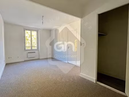 location appartement 1 pièce 36.07 m² à barjols (83670)  397 €