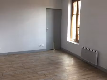 location appartement 2 pièces 43 m² à montluçon (03100)  370 €
