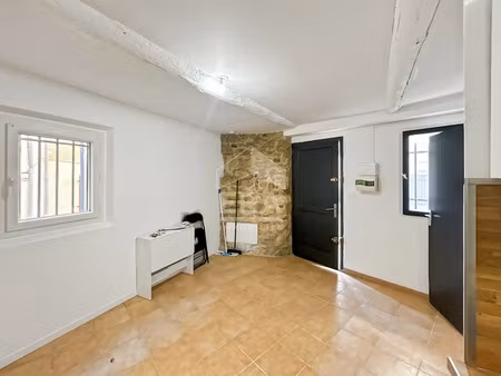 location appartement 1 pièce 17 m² à pertuis (84120)  600 €