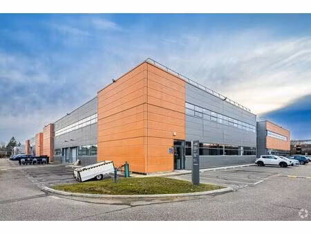 location local d'activités 436 m²