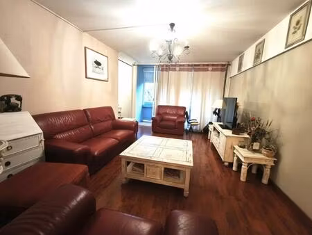 appartement lumineux de 85m2 au 3ème étage.