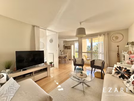 appartement de type 4 avec balcon et ascenseur