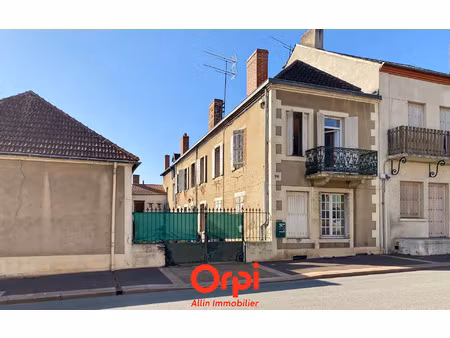 immeuble commentry m² t-5 à vendre  88 000 €