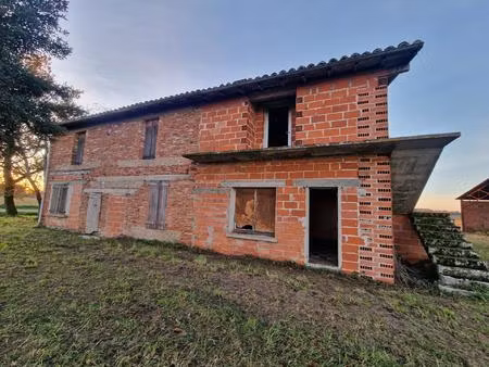 maison de 140 m2 avec hangar de 400 m2 environ