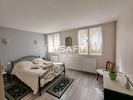 charmante maison de ville entretenue de 1986