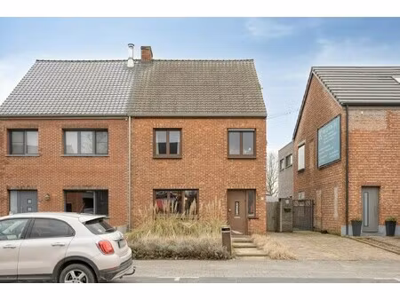 gerenoveerde woning met bijgebouw te koop in oud-turnhout.