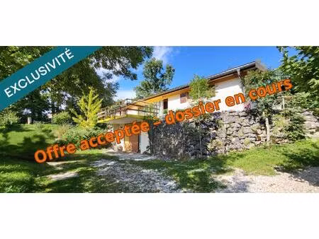 maison spacieuse avec grand terrain