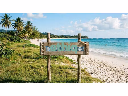 beau terrain au heleux a sainte -anne