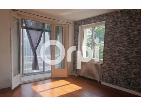 location appartement  m² t-4 à la côte-saint-andré  950 €