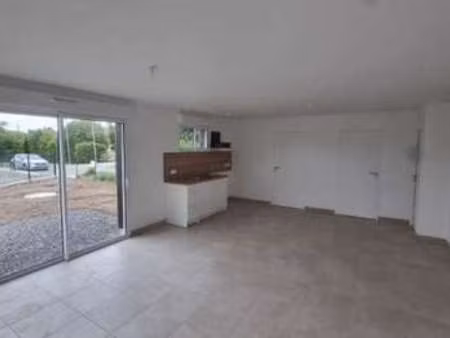 location maison à beaufort-en-anjou (49250) : à louer / 68m² beaufort-en-anjou