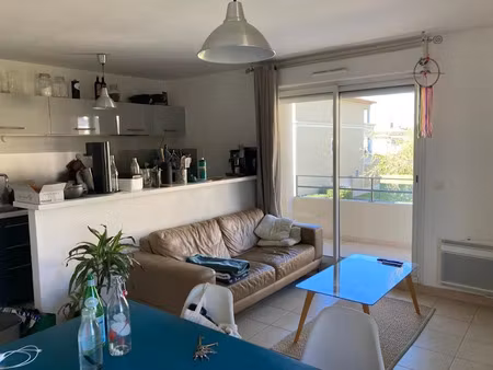 location appartement 2 pièces 57 m² à lambesc (13410)  969 €