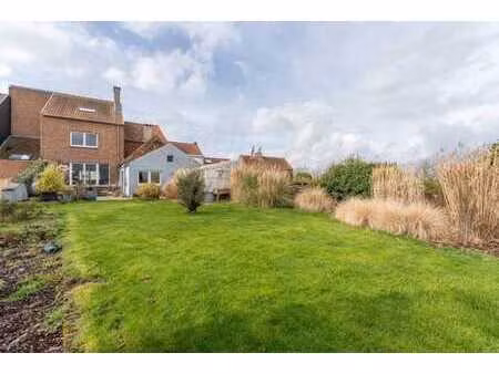 maransart : spacieuse maison 3ch offrant une vue dégagée