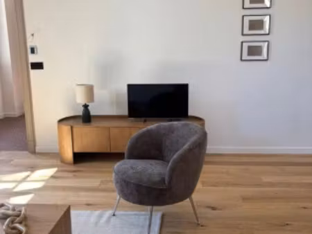 location meublée appartement 3 pièces 60 m² à aix-en-provence (13090)  2 550 €