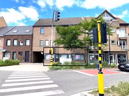 kantoorruimte (+-160m²) met 6 autostaanplaatsen centrum ...