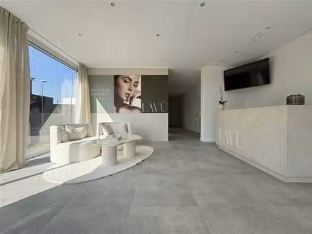 commerce - rez-de-chausée