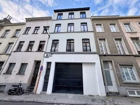 parking à louer - proche des instiututions