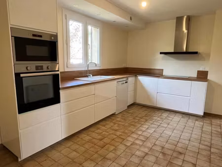 location maison 5 pièces 140 m² à noisy-le-roi (78590)  2 250 €