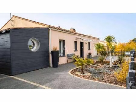 vente maison viager à saint-mathurin (85150) : à vendre viager / 90m² saint-mathurin