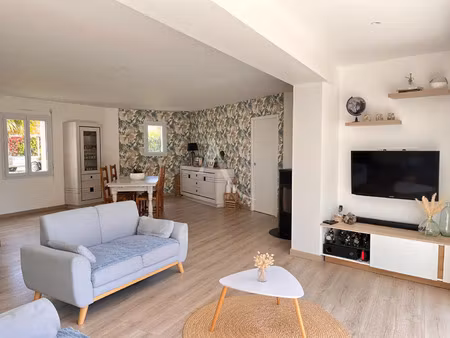 vente maison à sainte-foy (85150) : à vendre / 142m² sainte-foy