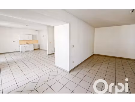 location appartement  79.21 m² t-3 à baix  590 €
