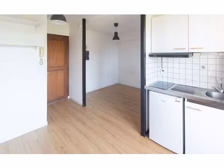location appartement  m² t-1 à pau  350 €