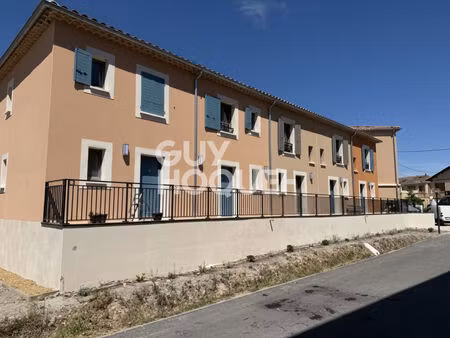 superbe t3 duplex avec terrasse dans une résidence provençale intimiste