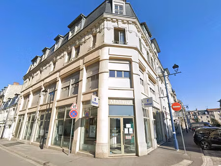 immeuble de caractère - hyper centre historique de soissons - emplacement n°1 face à la ca