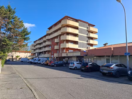 perpignan t2 de 47m2 avec terrasse de 22m2  cave et parking privatif