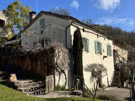 maison de charme dans un joli village a 10mn de cahors