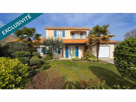 vente maison 6 pièces 160 m² lussac-les-châteaux (86320)