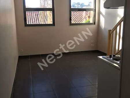 appartement 2 pièces à louer au centre-ville de la ciotat  dernier étage