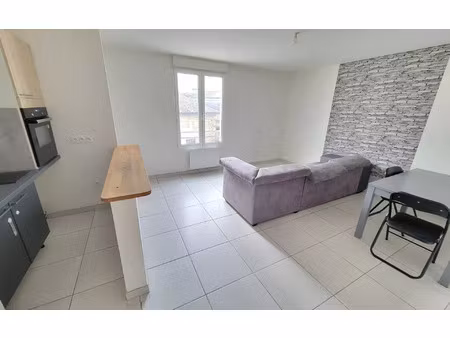 location appartement  m² t-2 à saint-loubès  640 €