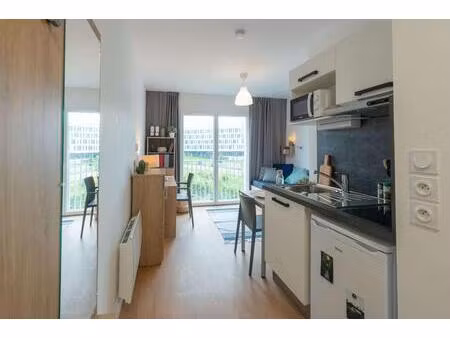 studio a louer - proche campus la rochelle