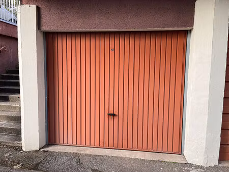 garage fermé - résidence les boulets