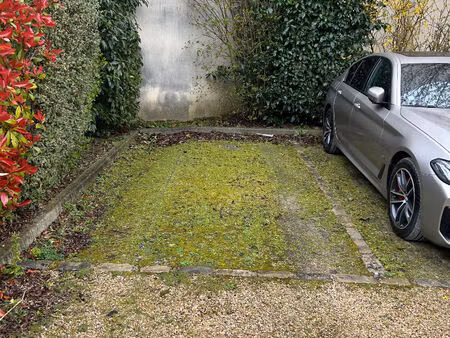 place de parking à louer à quelques pas du centre-ville de senlis