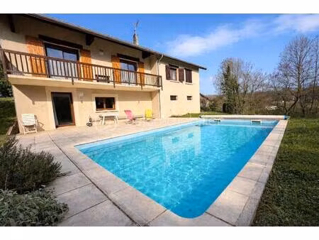 maison de 183 m² à vinay