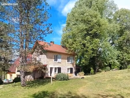 maison en pierre  plein sud dans un cadre naturel exceptionnel à besançon