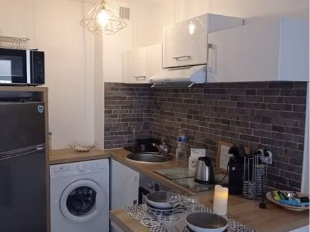 loue studio terrasse et parking boxé