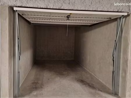 garage sécurisé 18 m² à antibes