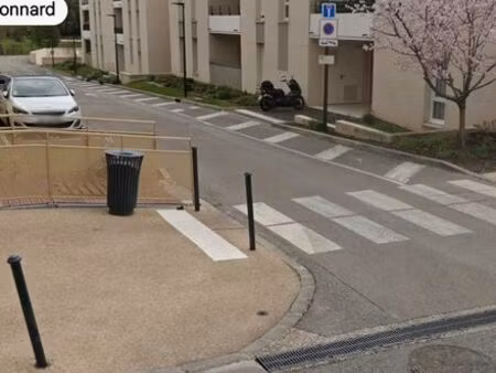 place de parking à louer