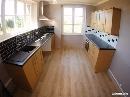 grand appartement t3 non-meublé  jardin  parking