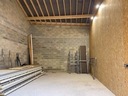 local de stokage 65 m²