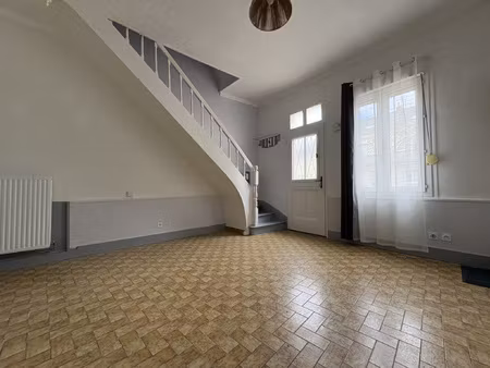 proche gare - maison de ville de type 3