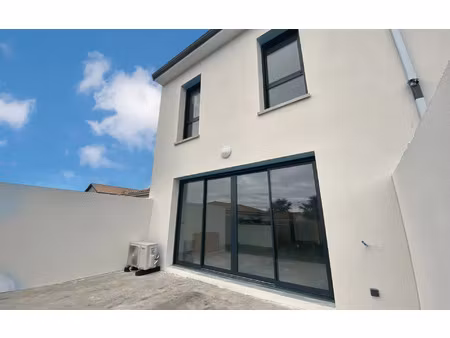 location maison  95 m² t-4 à toulenne  1 070 €