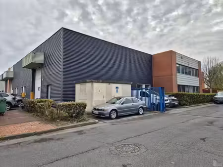 location local d’activités chelles 77500 1063m²