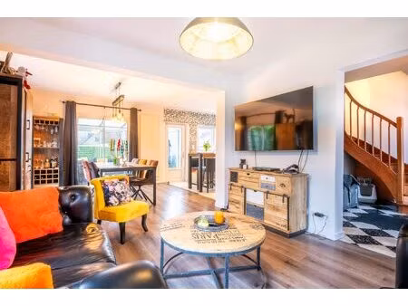 maison individuelle 3 chambres avec garage et jardin