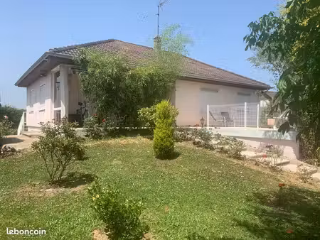 maison familiale traditionnelle ( pac neuve ) sur sous sol 7 pieces 160m2 terrain 1233 m2 