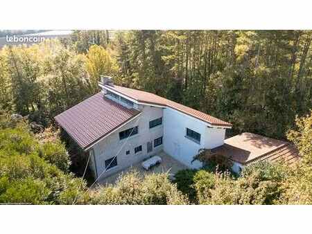 villa 8 pièces 192 m²