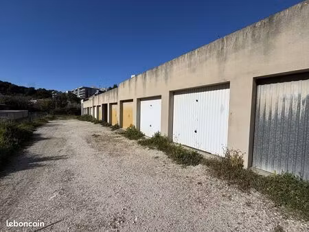 parking/box 12 m² marseille 09