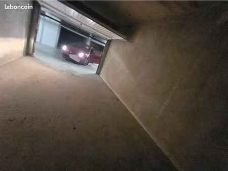 garage box premium neuf 19m2 centre saint-andré-de-la-roche résidence sécurisée